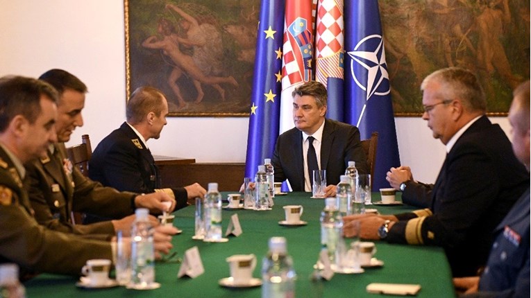 Milanović se sastao s vojnim vrhom uoči Dana oružanih snaga
