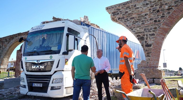 Rumunj slijedio GPS i  kamionom se zabio u zaštićeni akvedukt u Španjolskoj