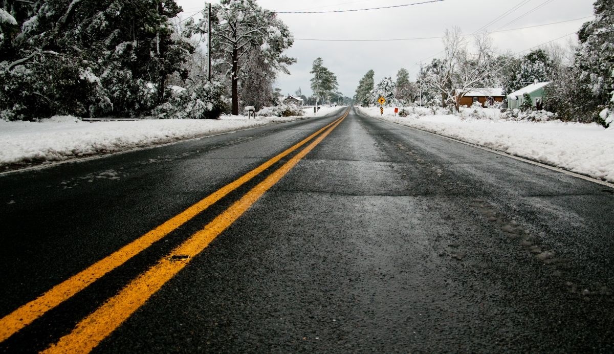 Meteorolozi najavljuju "crni led". Jako je opasan za vozače, evo kako reagirati