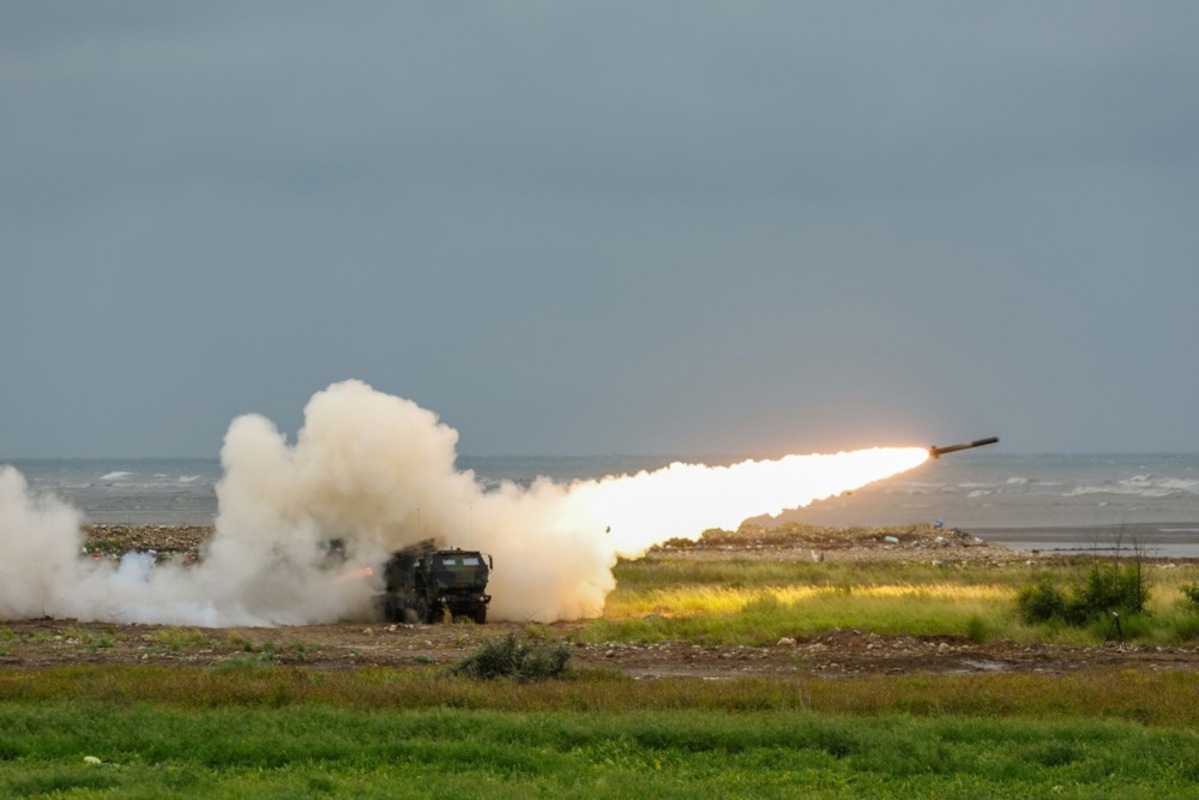 Tajvan u vojnoj vježbi prvi put ispalio rakete HIMARS prema Kini