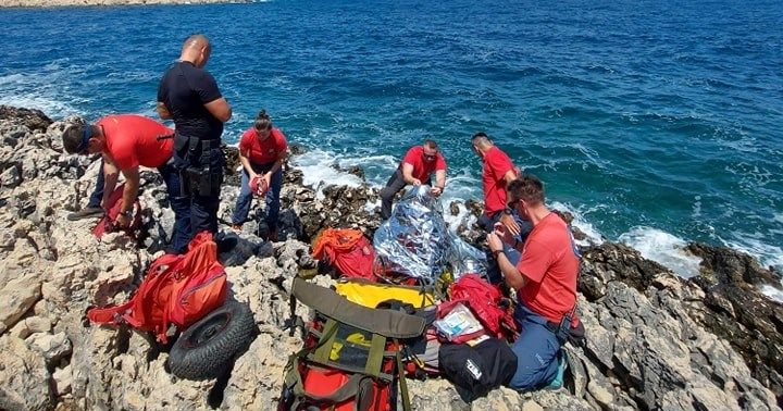 Proteklih dana zbog nevremena na moru nestalo 11 turista, svi su spašeni