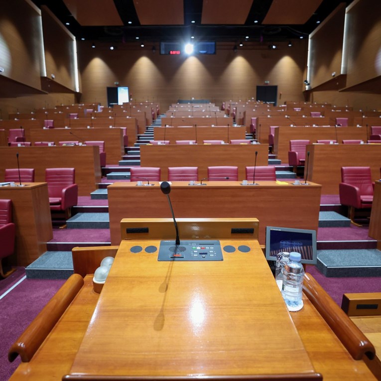 Sabor sutra o novom spomendanu posvećenom stradaloj djeci u velikosrpskoj agresiji