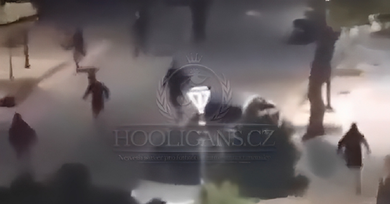 "Pio sam kavu kad su došli huligani. Shvatio sam da neću stići do automobila..."