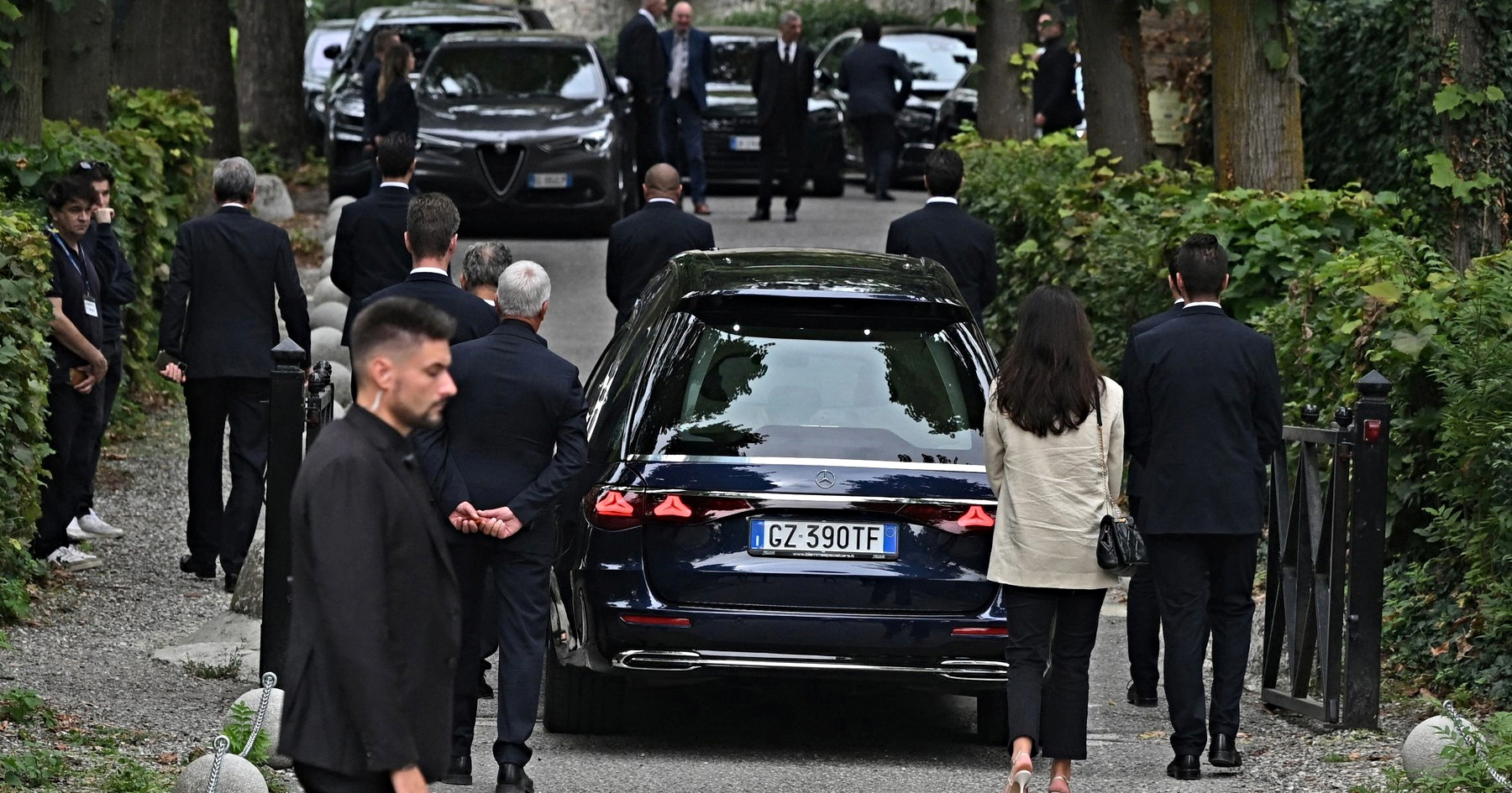 Prijatelji i obitelj oprostili su se od Giorgia Armanija na privatnoj ceremoniji