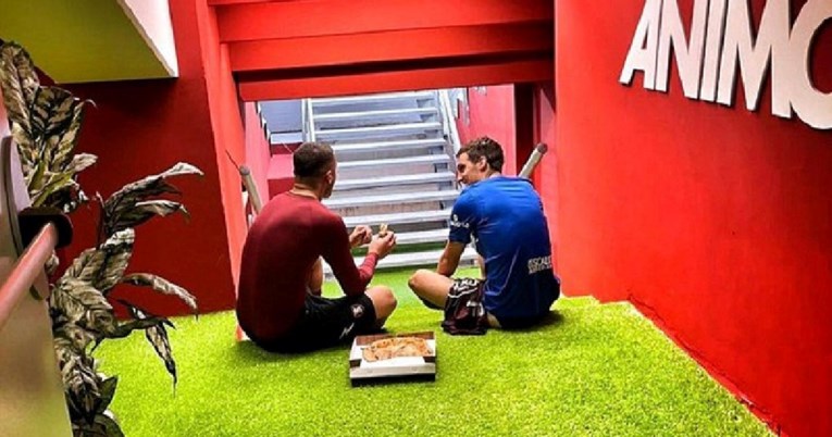 Nakon dramatične utakmice u Serie A dvojica protivničkih igrača zajedno jela pizzu