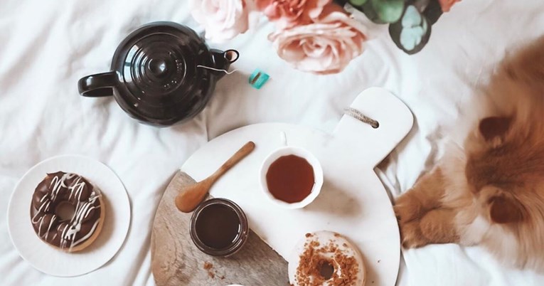 Žene koje piju dvije šalice čaja na dan živjet će dulje, kaže istraživanje