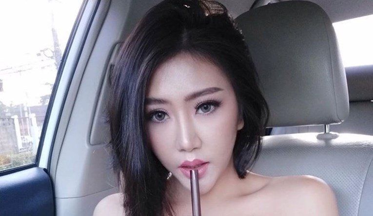 Novi bizarni selfie trend s Instagrama uključuje ženske grudi i - čaj