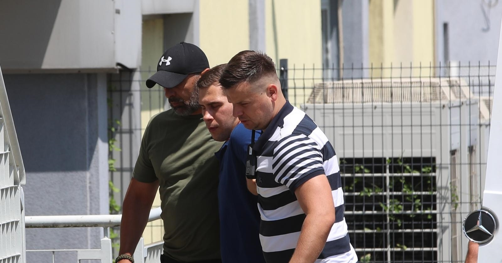 Policija taji zašto je uhićeni za likvidaciju para imao dozvole za nošenje oružja