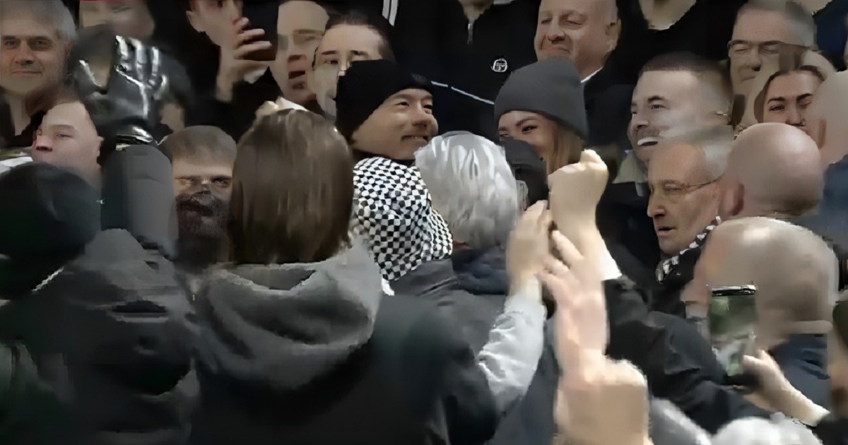 Legenda Newcastlea bila je na tribini s navijačima. Pogledajte njihovu reakciju