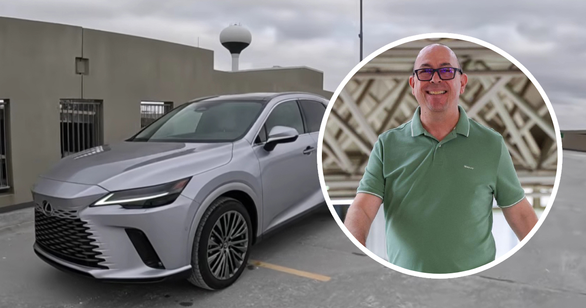 Šef sindikata policije kupio luksuzni Lexus vrijedan preko 100.000 eura