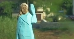 Zapaljena skulptura Melanije Trump u Sloveniji