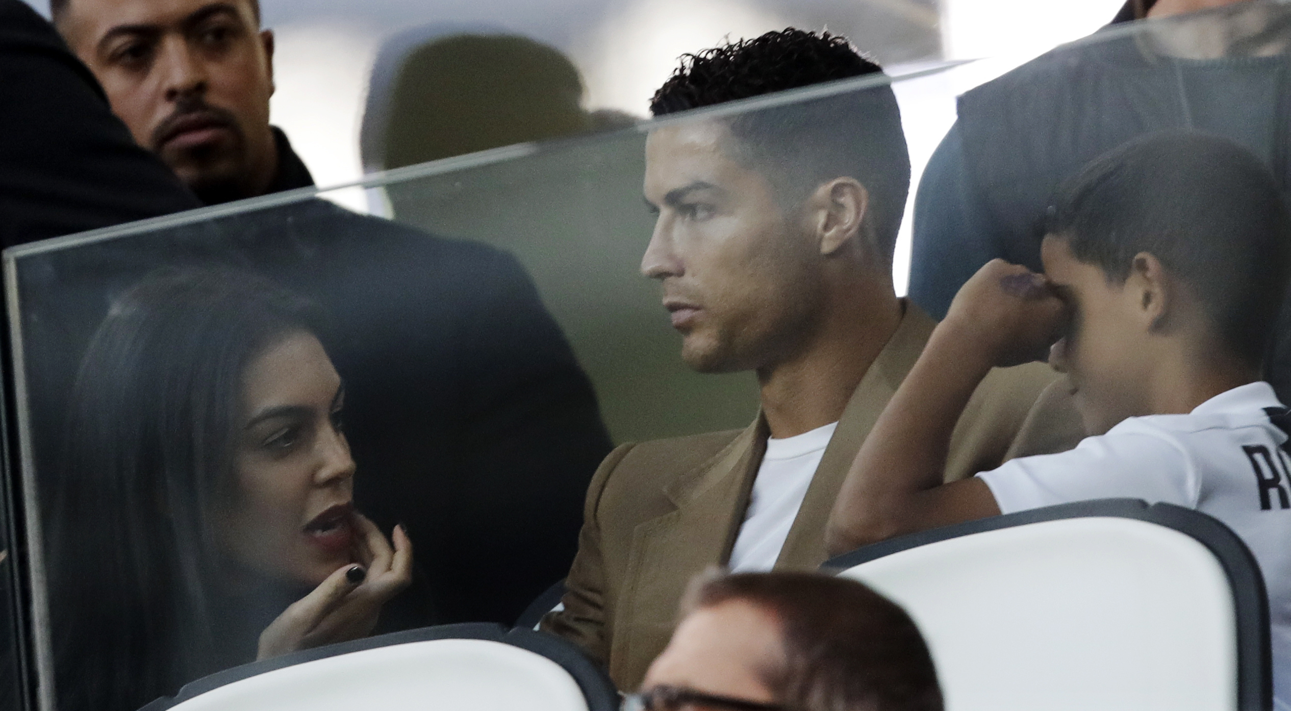 Ronaldo i Georgina jučer su skijali u narančastoj zoni. Pokrenuta je istraga