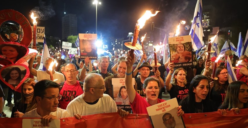 Tisuće Izraelaca i dalje prosvjeduju protiv vlade, došli s bakljama pred parlament