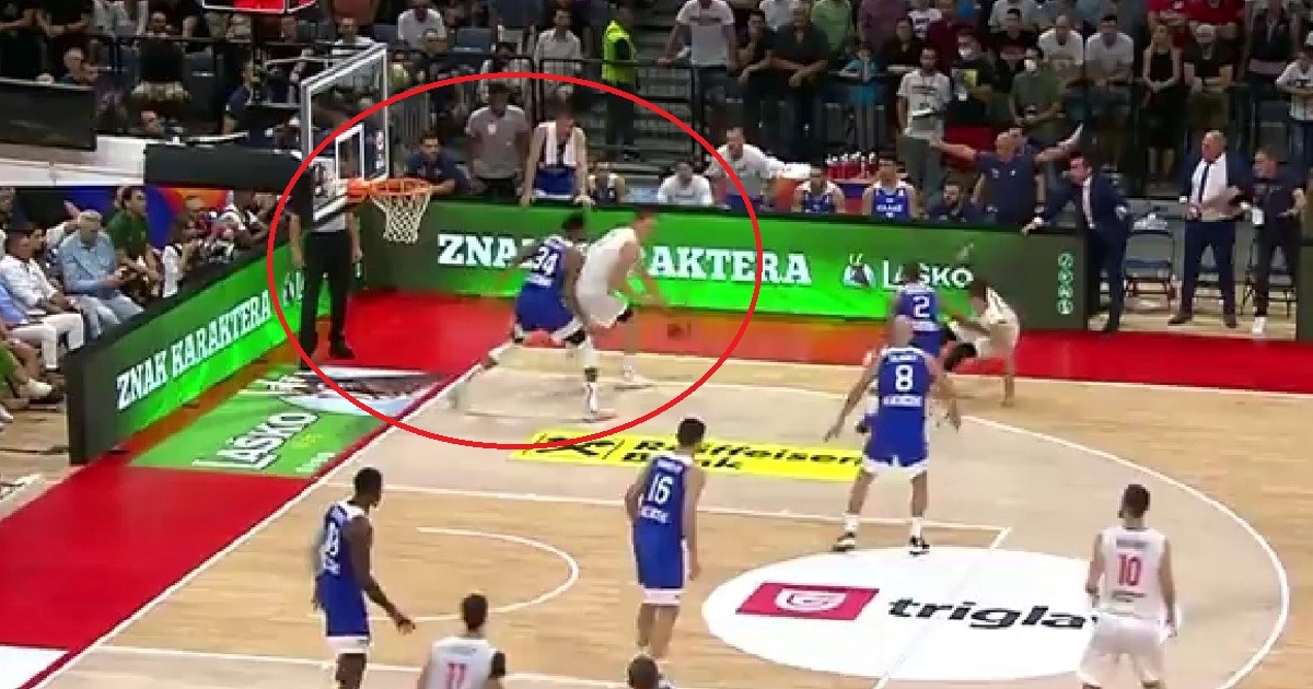 Nevjerojatan Jokićev ubačaj dijele FIBA i Denver: Savršeni video ne post...