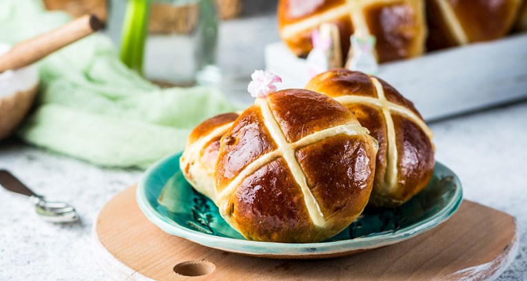 Hot cross buns - povijest, recept i savjeti za pripremu popularnih slatkih peciva