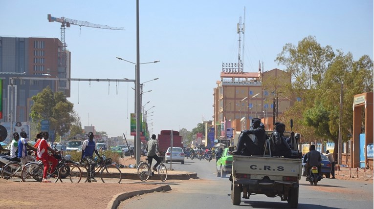 Državni udar u Burkini Faso, vojska priopćila da je svrgnula predsjednika