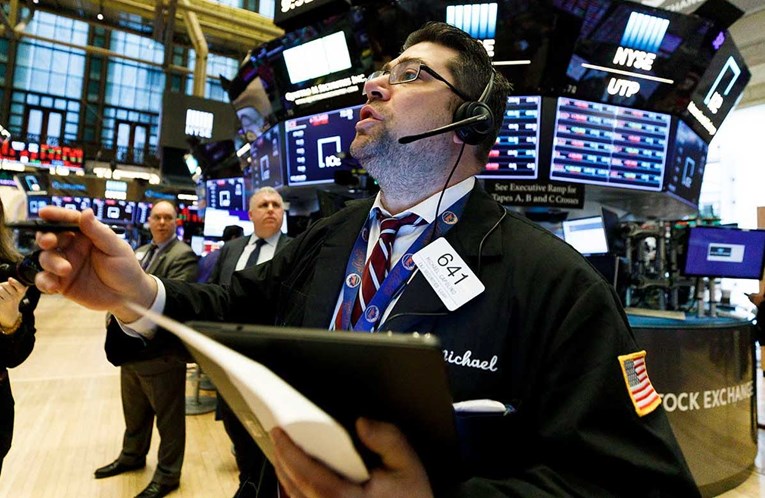 Wall Street blago pao, u fokusu pregovori u Washingtonu