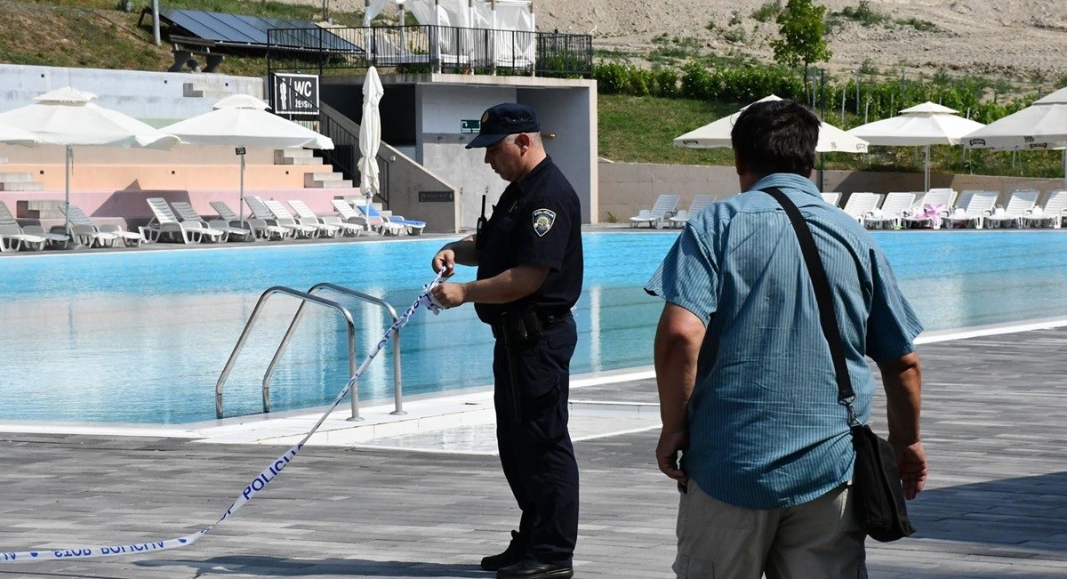 U bazenu kod Požege se utopio dječak (12)