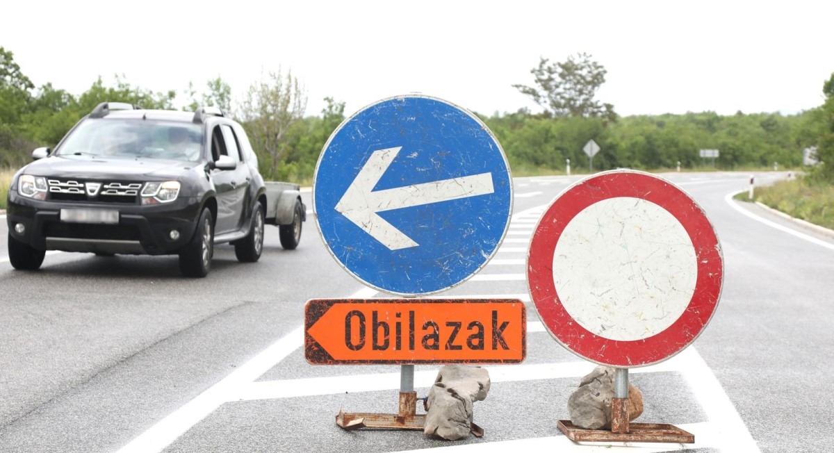 Zbog kiše i poplava zatvorene brojne ceste