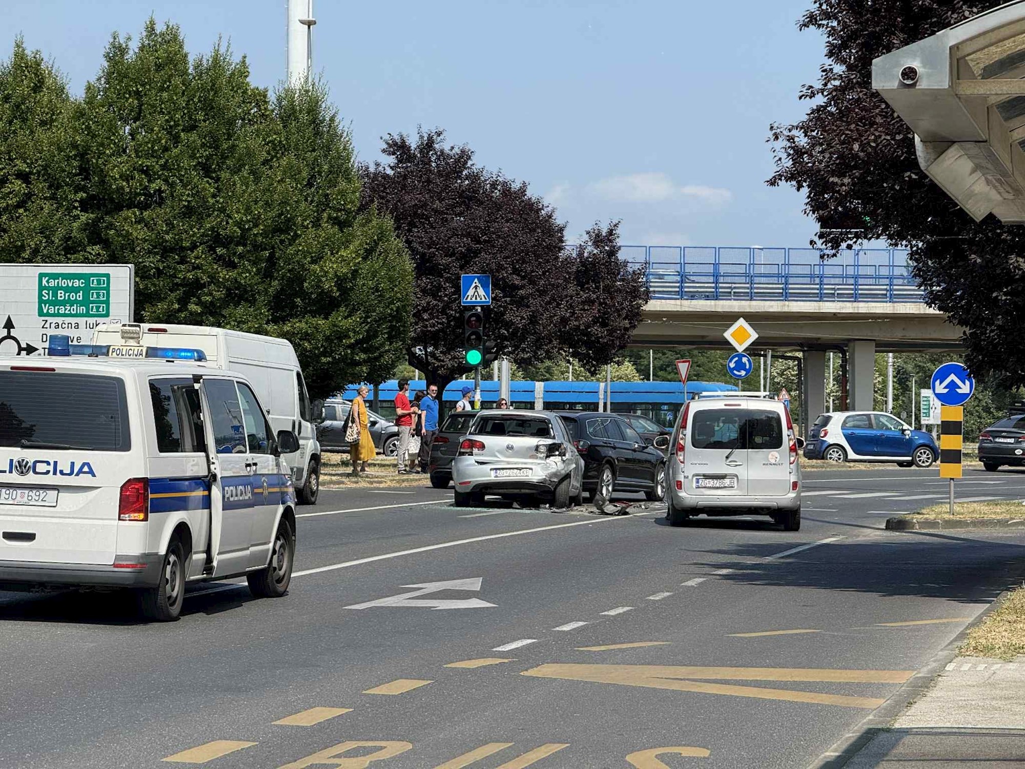 FOTO Prometna kod rotora u zagrebačkom Zapruđu