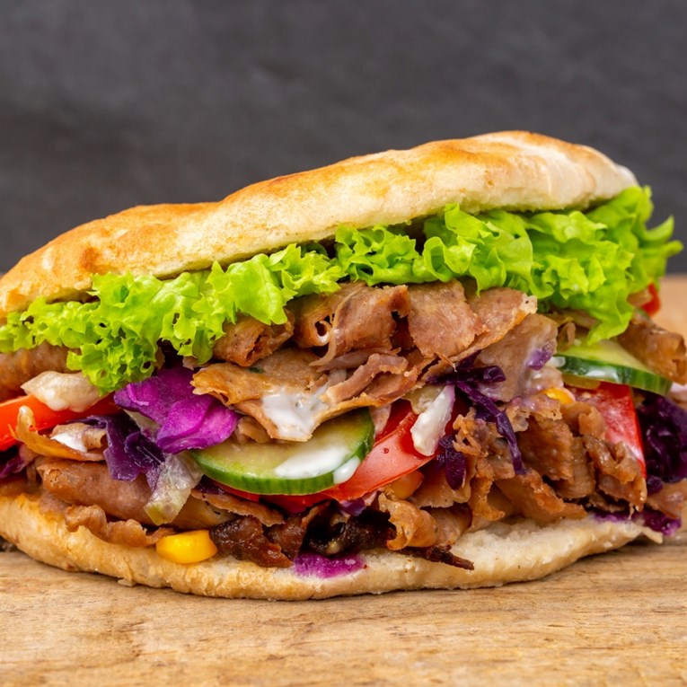 Svi na TikToku rade domaći kebab. Znamo kako ga napraviti, prejednostavno je