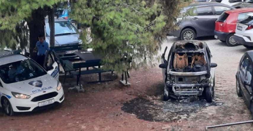 U Splitu usred noći izgorio auto, vatra se proširila na drugo vozilo
