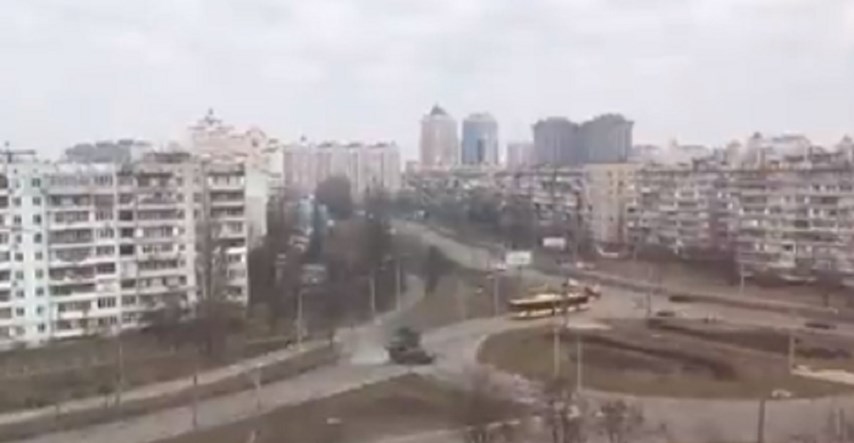 VIDEO Ruska oklopna vozila u Kijevu