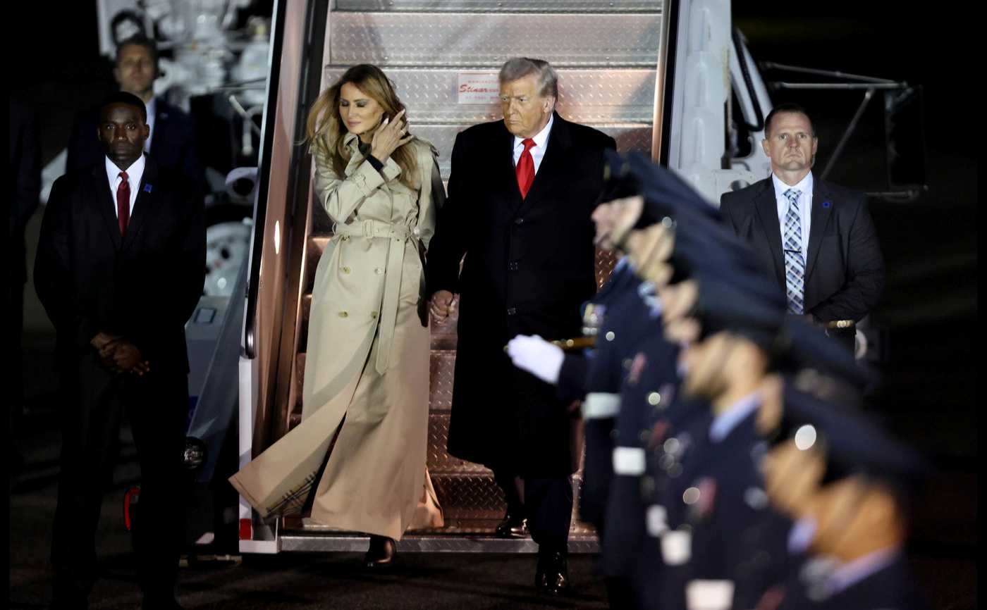 Čitačica s usana skužila na što se Trump požalio Melaniji kad su sletjeli u London