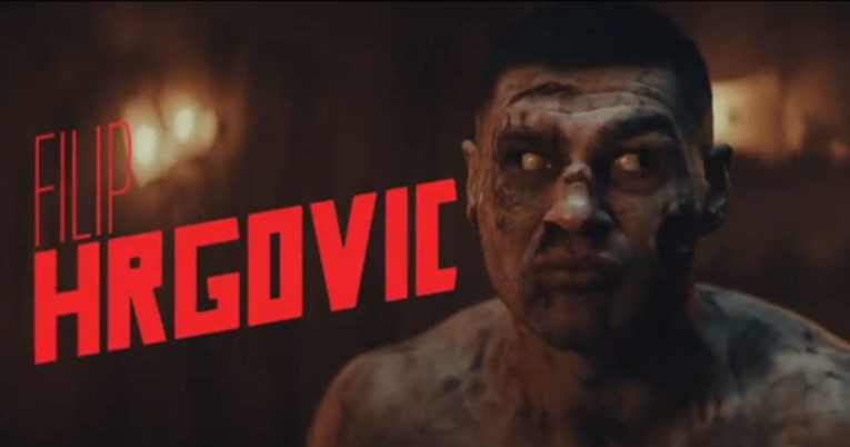 Hrgović vadi oko iz čaše i stavlja si ga u glavu. Ovo je luda najava boksačke večeri