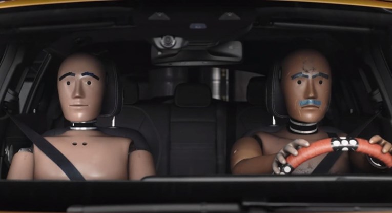 VIDEO Tommy i Fred su Mercedesove crash test lutke i sigurno će vas nasmijati