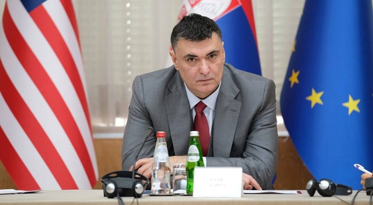Smijenjen srpski ministar koji je predložio rušenje škole u kojoj se dogodio masakr