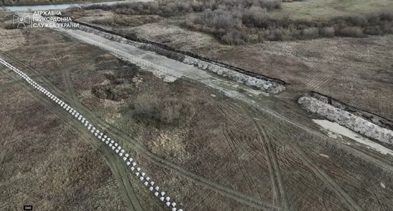 VIDEO Ovo je granica Ukrajine i Bjelorusije: Rovovi, mine, betonski blokovi...