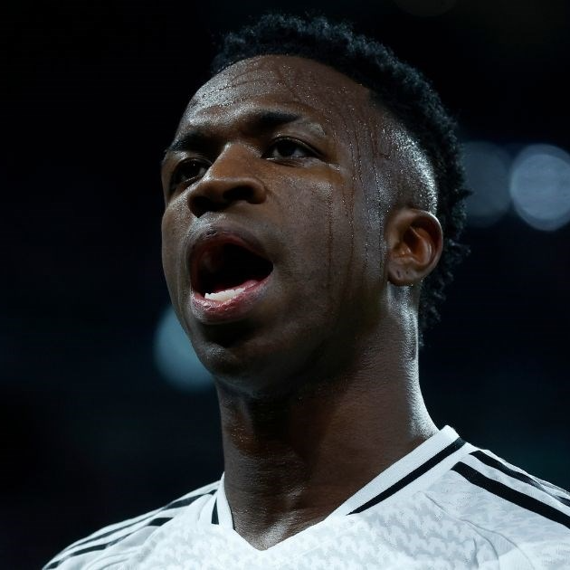 Vinicius partijao do zore i svima obećao Rolexe. Onda mu je stigla poruka na WhatsApp