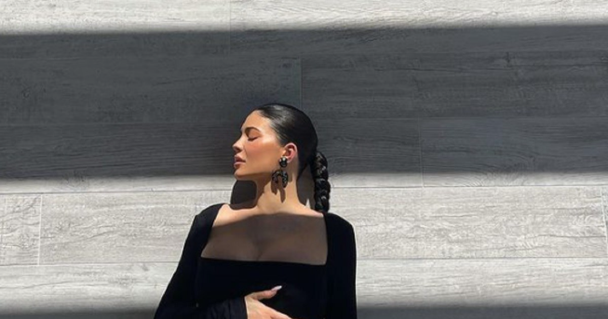 Žene oduševljene fotkom nesavršenog trbuha Kylie Jenner: "Ovo želimo vidjeti"