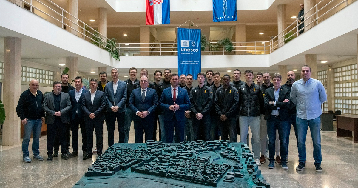 Gradonačelnik Splita primio košarkaše nakon osvajanja Kupa Krešimira Ćosića