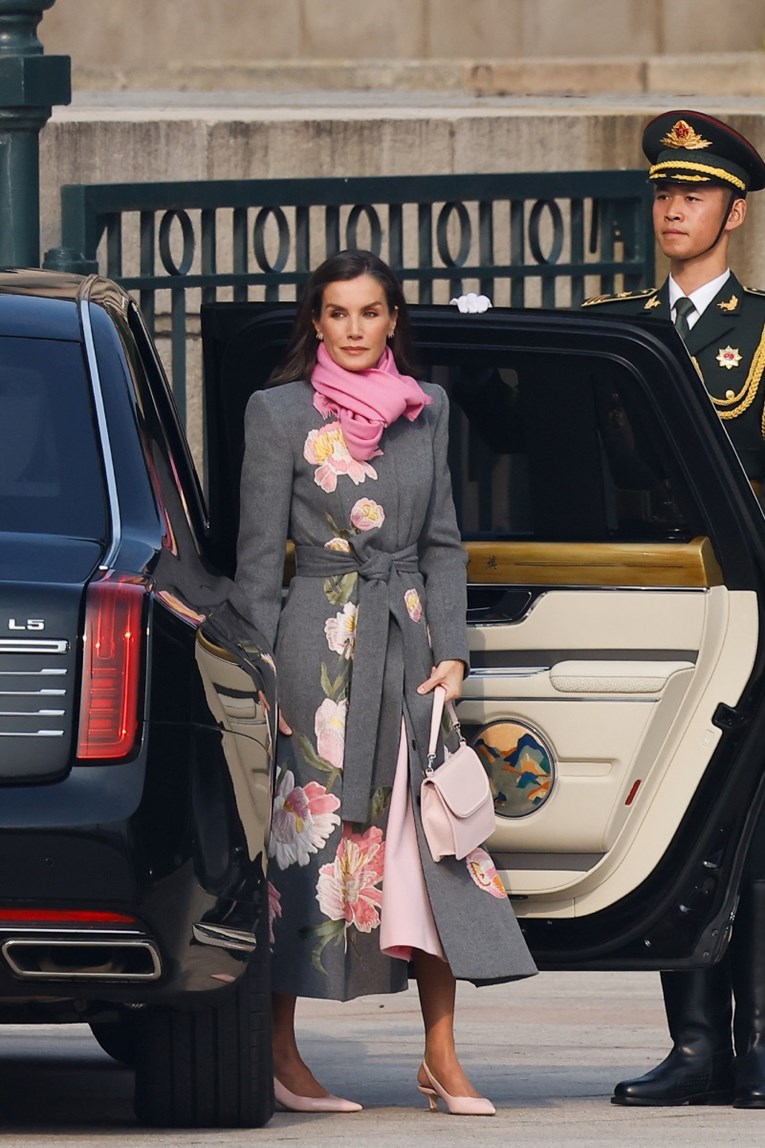 Dugo nismo vidjeli ljepši: Kaput kraljice Letizije oduzima dah