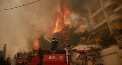 FOTO I VIDEO Snažan požar kod Atene jučer zahvatio zgrade, ali je pod kontrolom