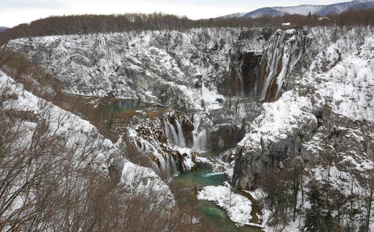 VIDEO Pogledajte čarobne prizore na snijegom okovanim Plitvicama