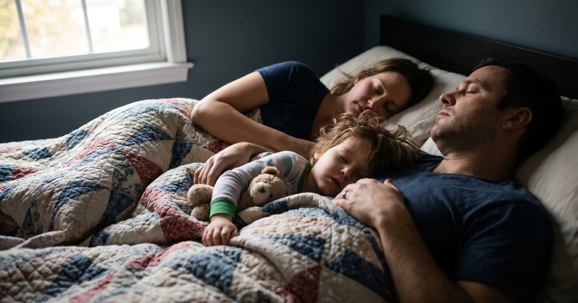 Djeca koja spavaju s roditeljima u djetinjstvu često razviju 10 rijetkih osobina