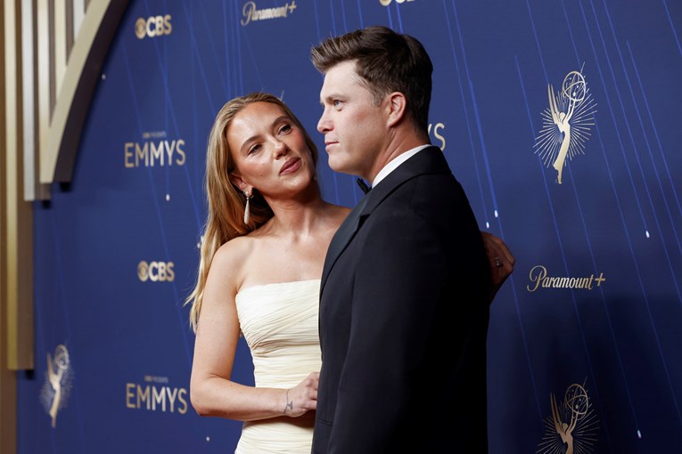 Colin Jost bacio foru na račun zarade svoje supruge, Scarlett Johansson