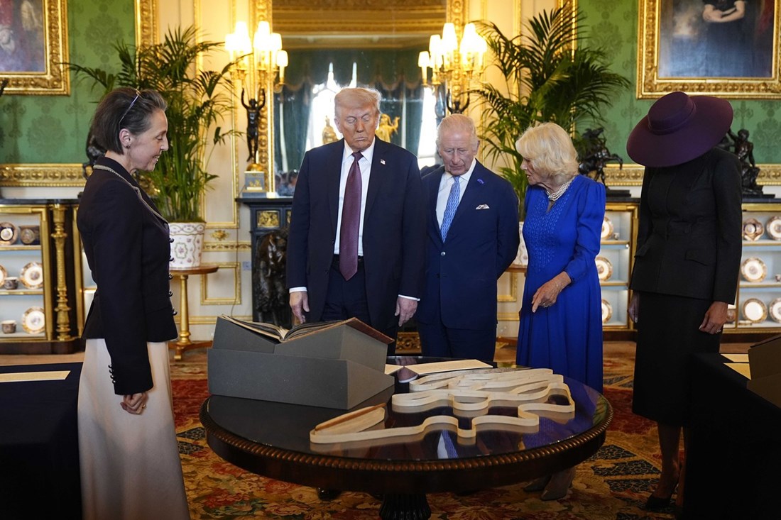 Ovo je stvarna fotka Melanije tijekom posjeta Velikoj Britaniji
