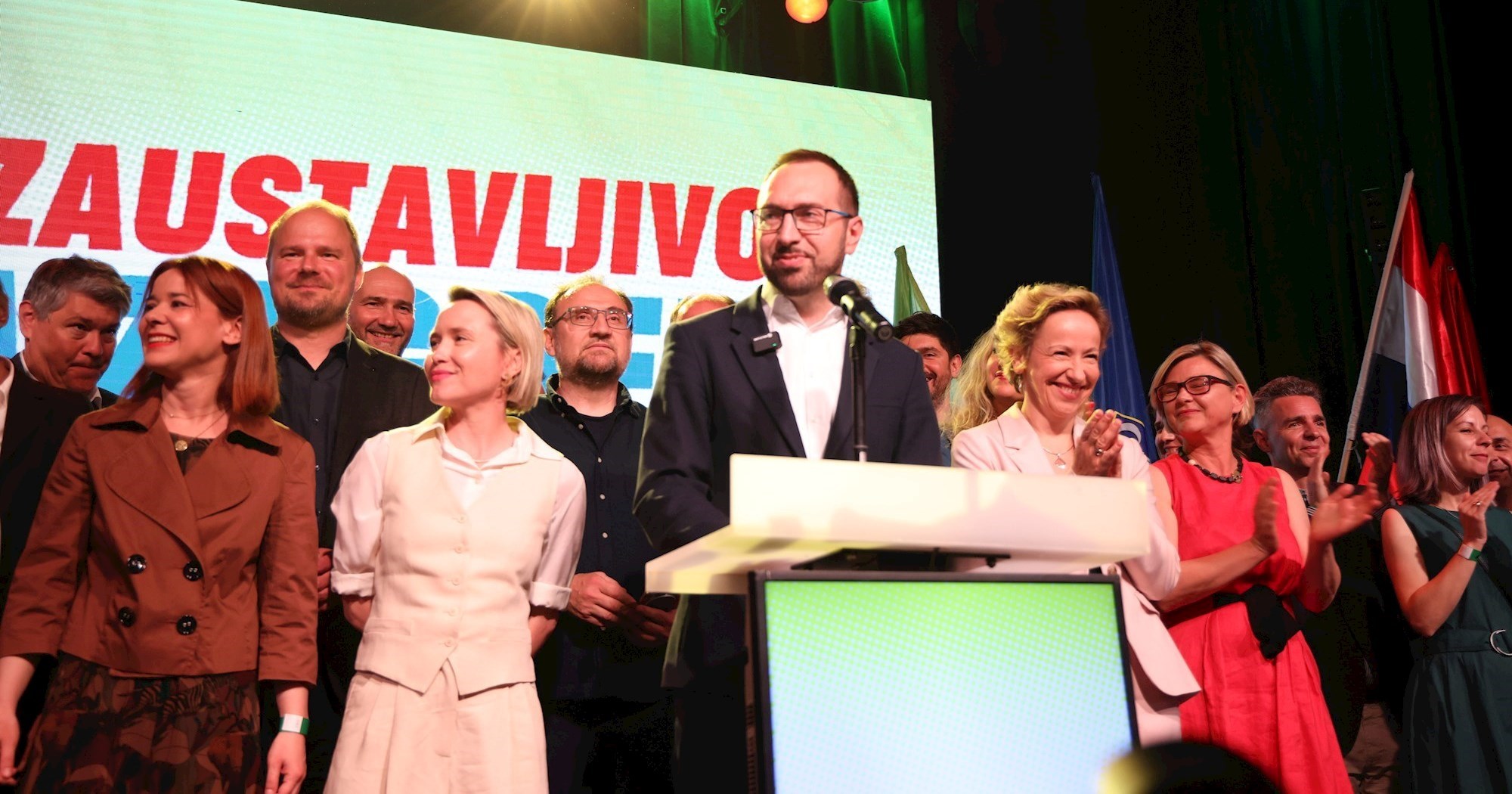 VIDEO Tomašević krenuo prema stageu pa naglo zastao kad je ugledao njih dvoje...