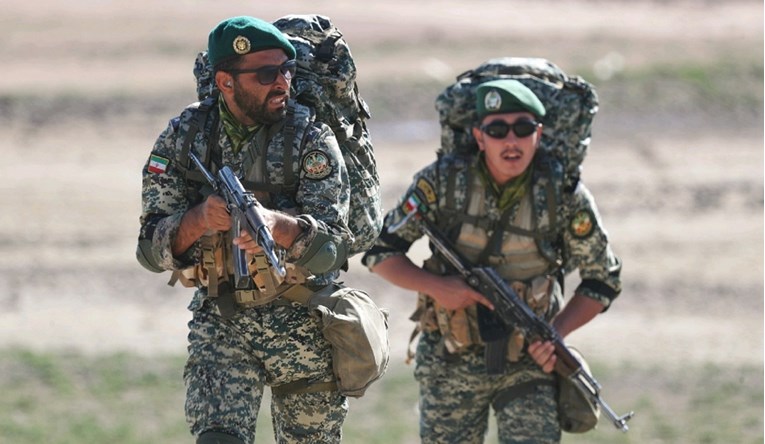 Iran započeo vojne vježbe blizu granice s Azerbajdžanom