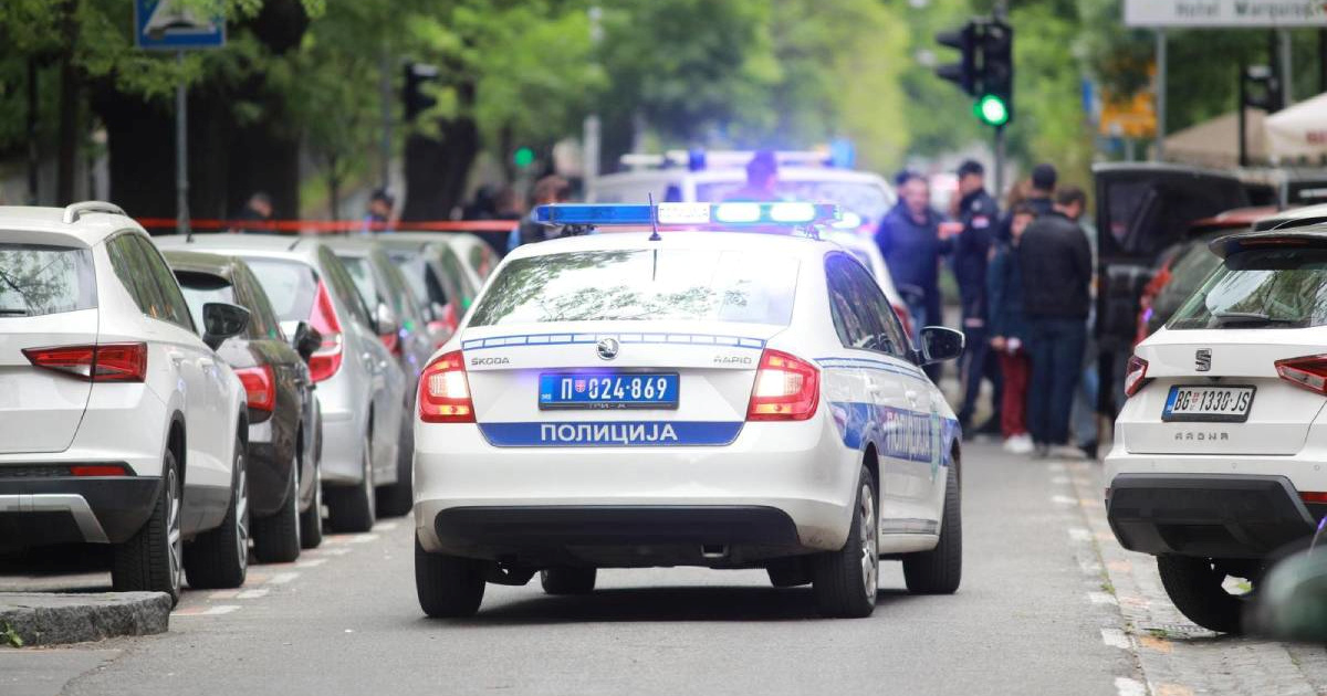U Beogradu na Božić pucao u baku i djeda, a onda i u sebe. Preminuo je u bolnici