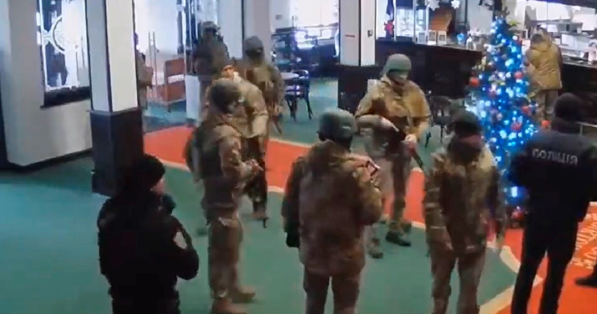 Ukrajinski obavještajci upadaju u kafiće i restorane. Traže one koji bježe od rata