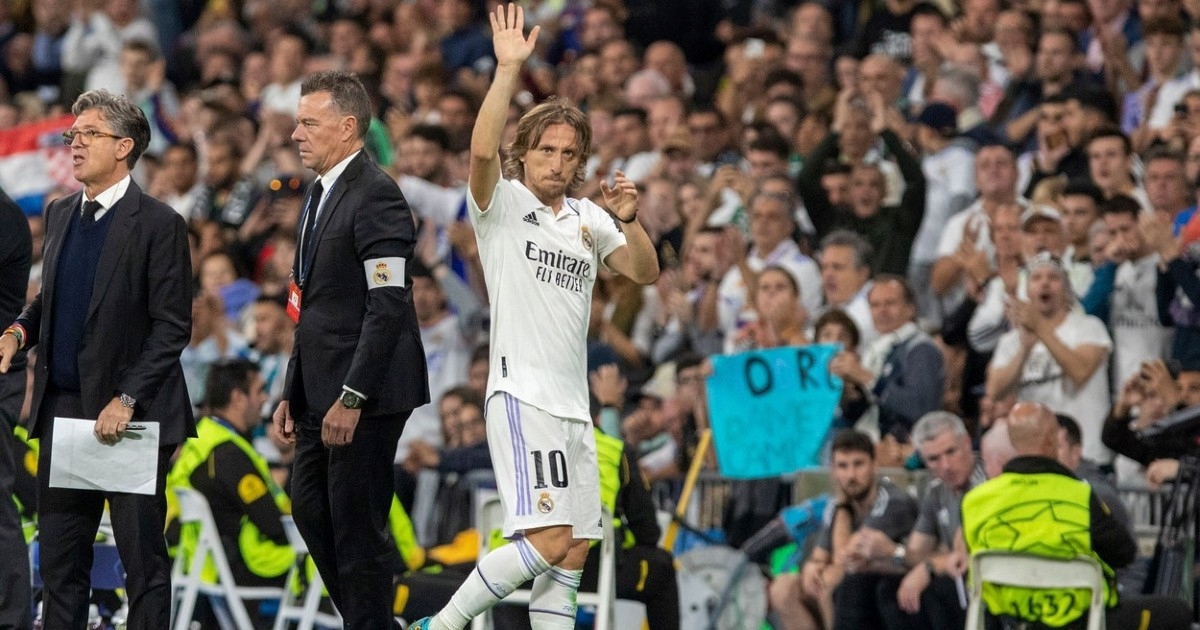 Modrić ponovno oduševio protivničke navijače. Pljeskom ga ispratili s terena