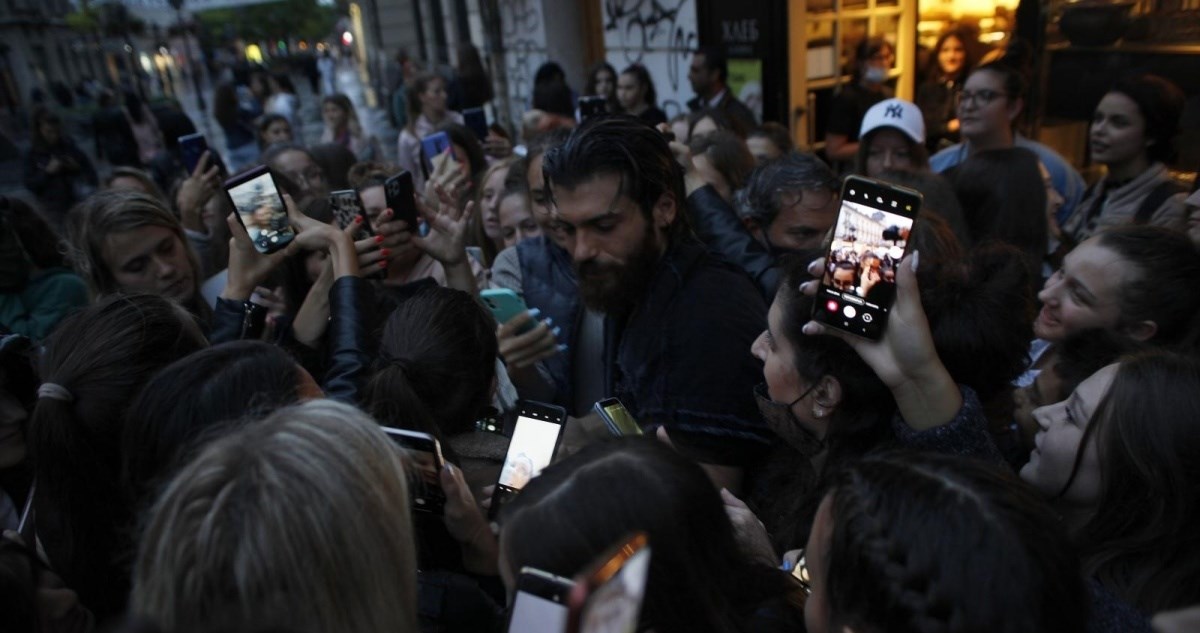 U centru Beograda žene napravile kaos zbog zgodnog Turčina, evo tko je on