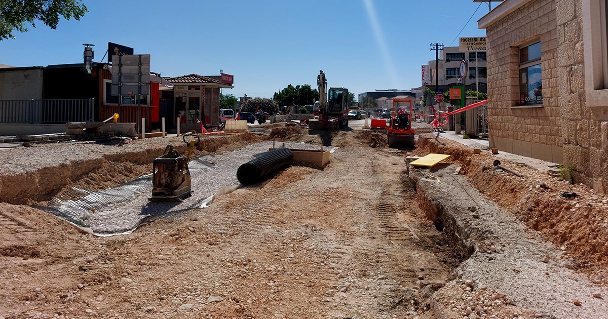 VIDEO I FOTO Ovako izgleda Trogir, sve je raskopano, ljudi bijesni. "Prijeti kolaps"