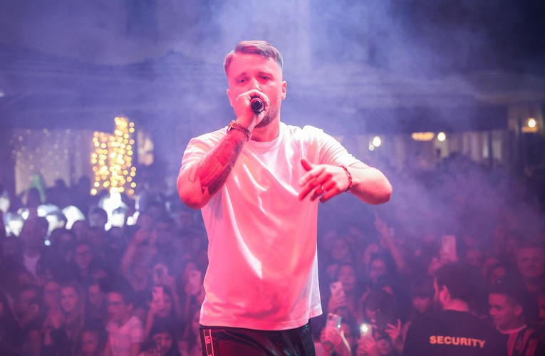 Grše objavio fotku sa suprugom, pokazao kako su izgledali kad su bili mlađi