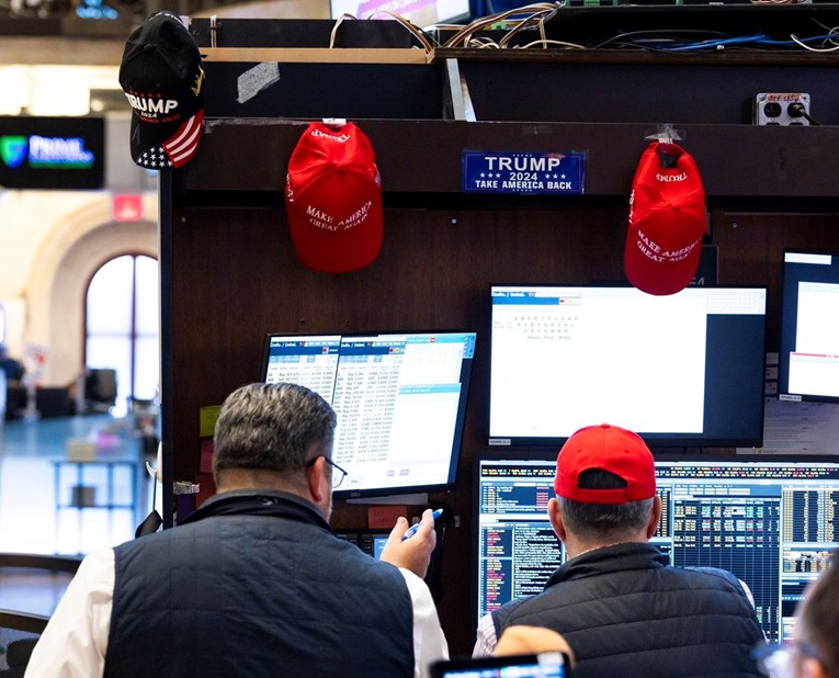 Wall Street oštro pao, Trump uveo carine